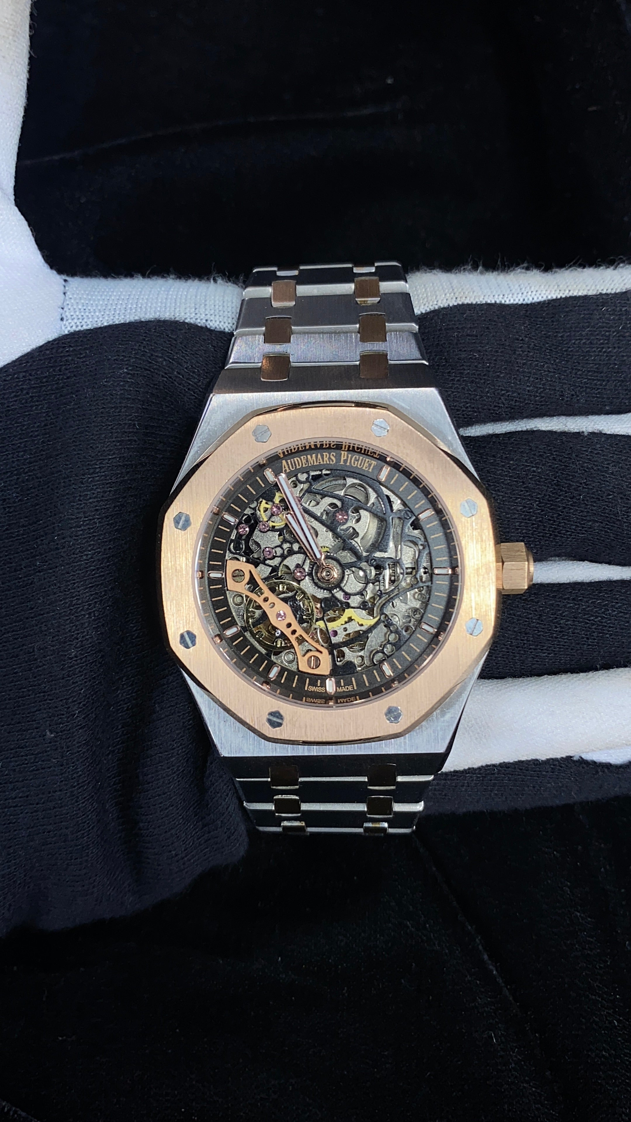AP Skull (Black x Gold)