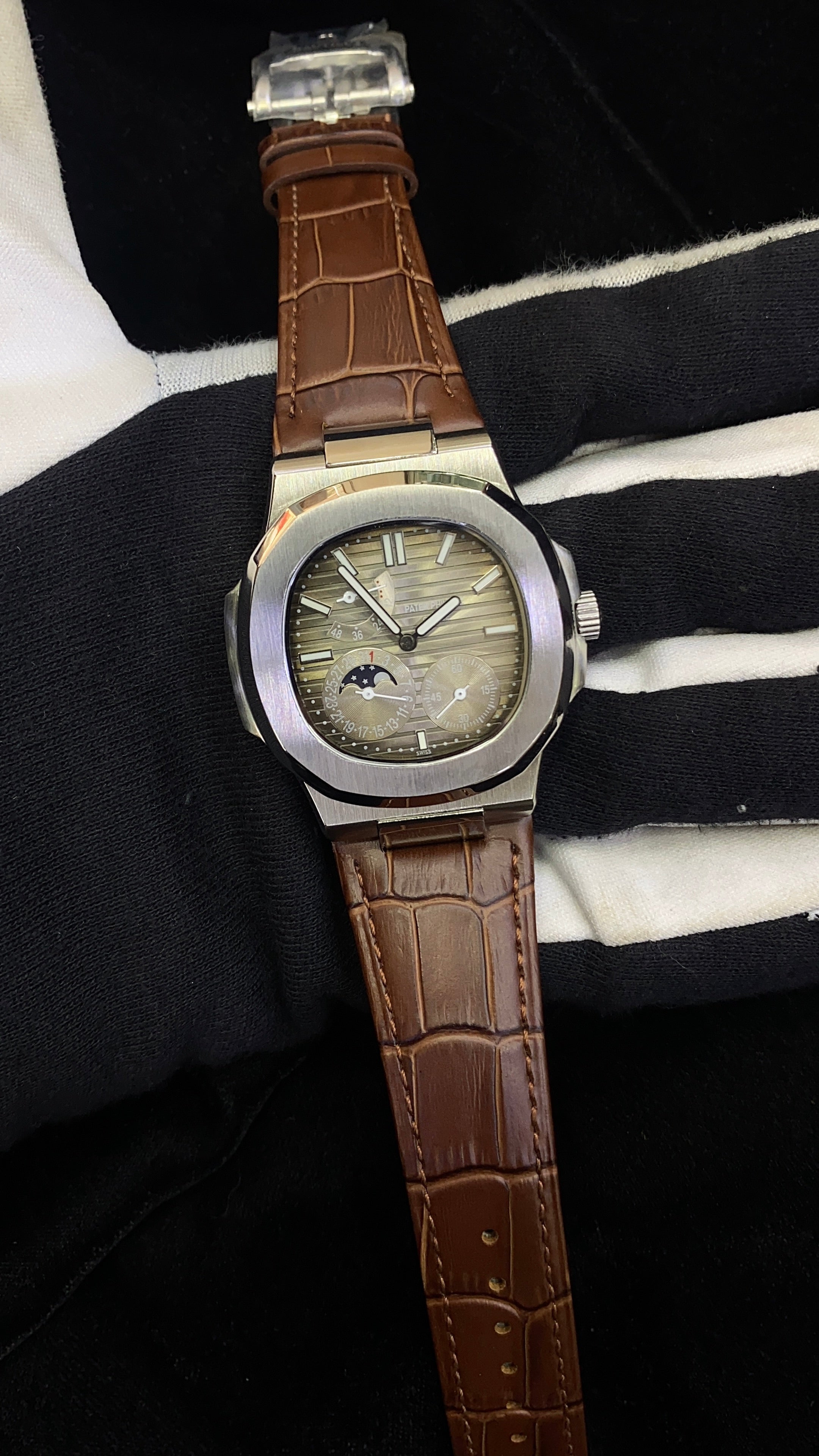 Power Reserve Olive Dial