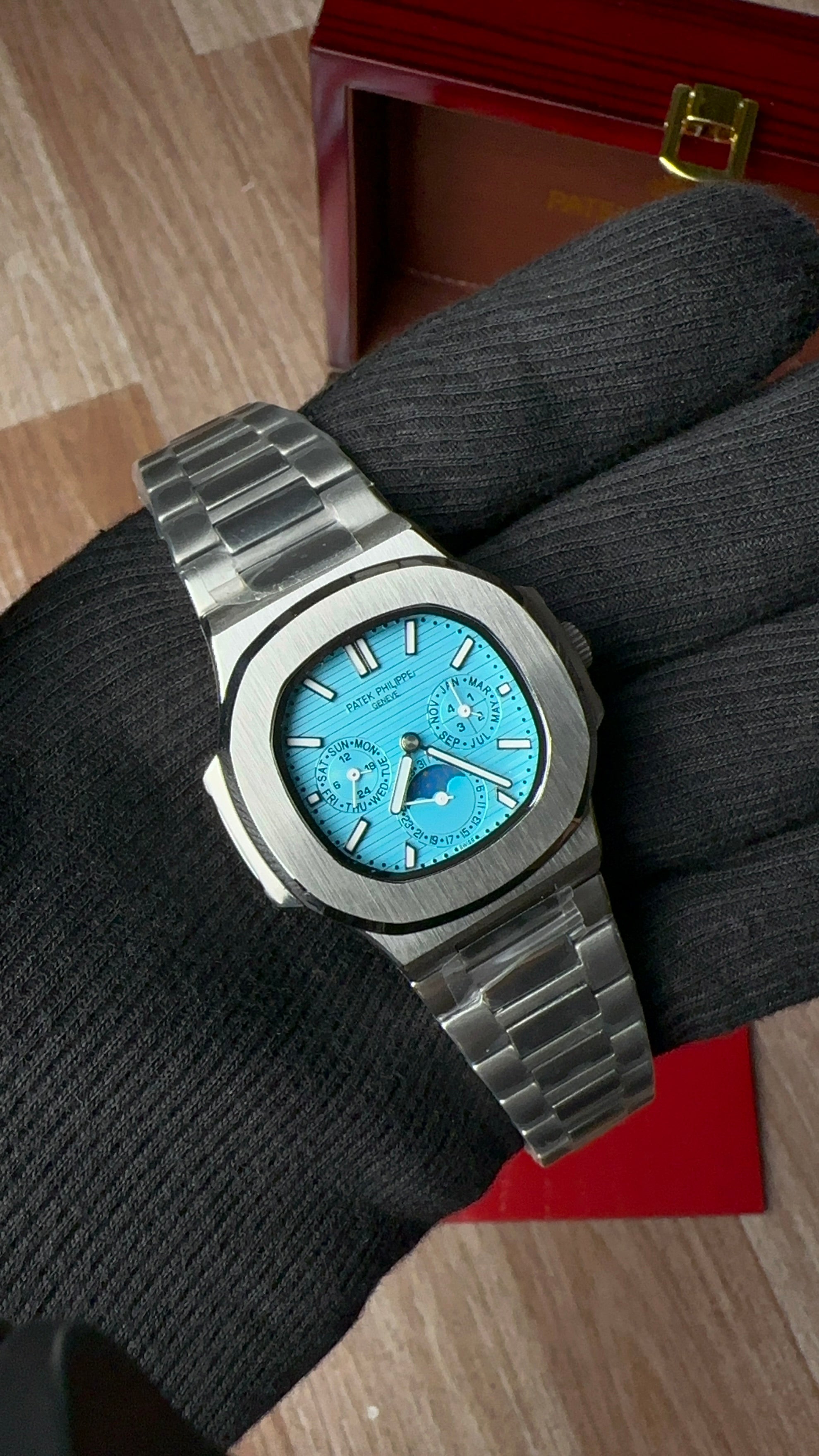 PATEK NAUTILUS “Tiffany”