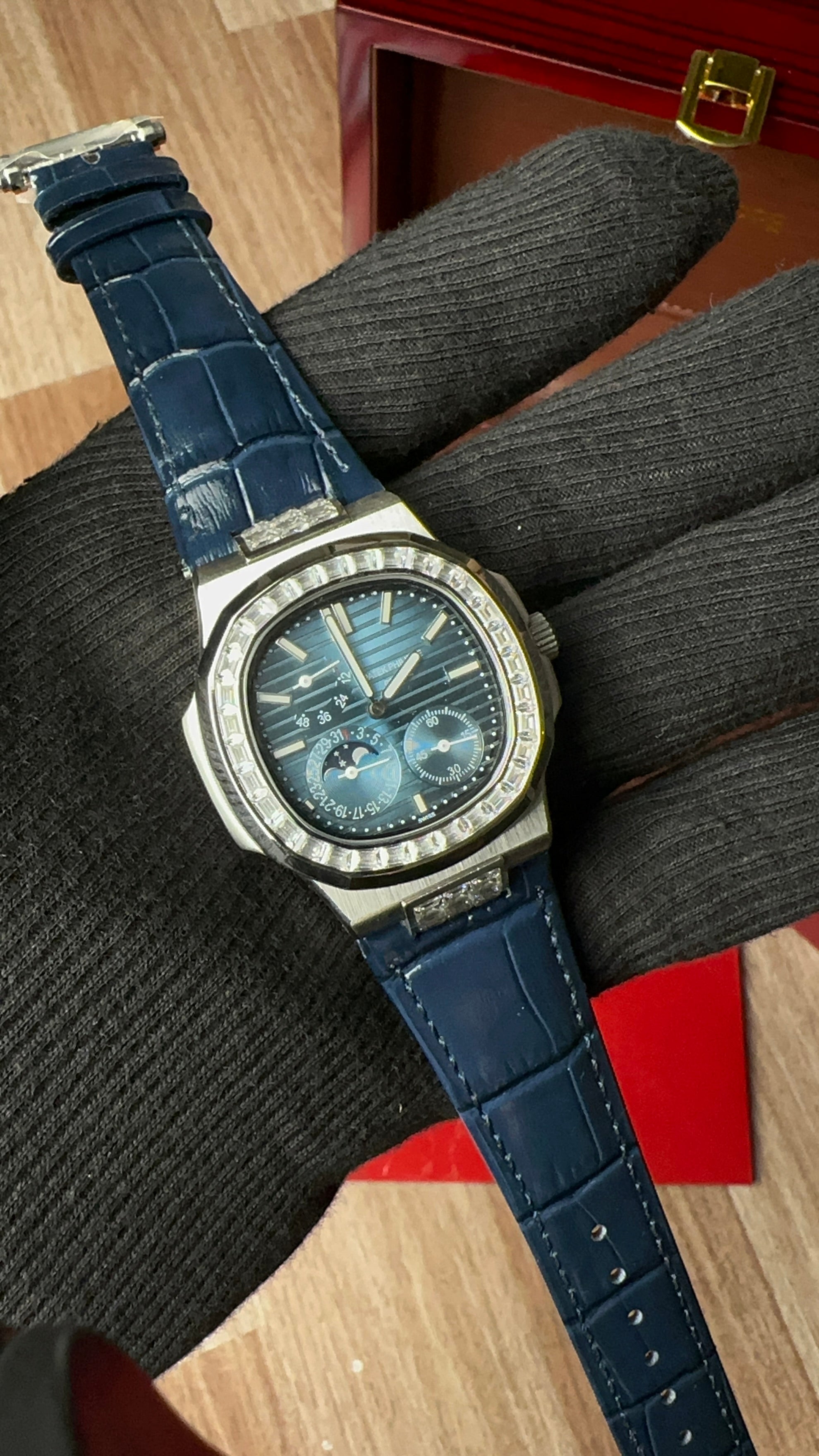 Power Reserve Black X Gold