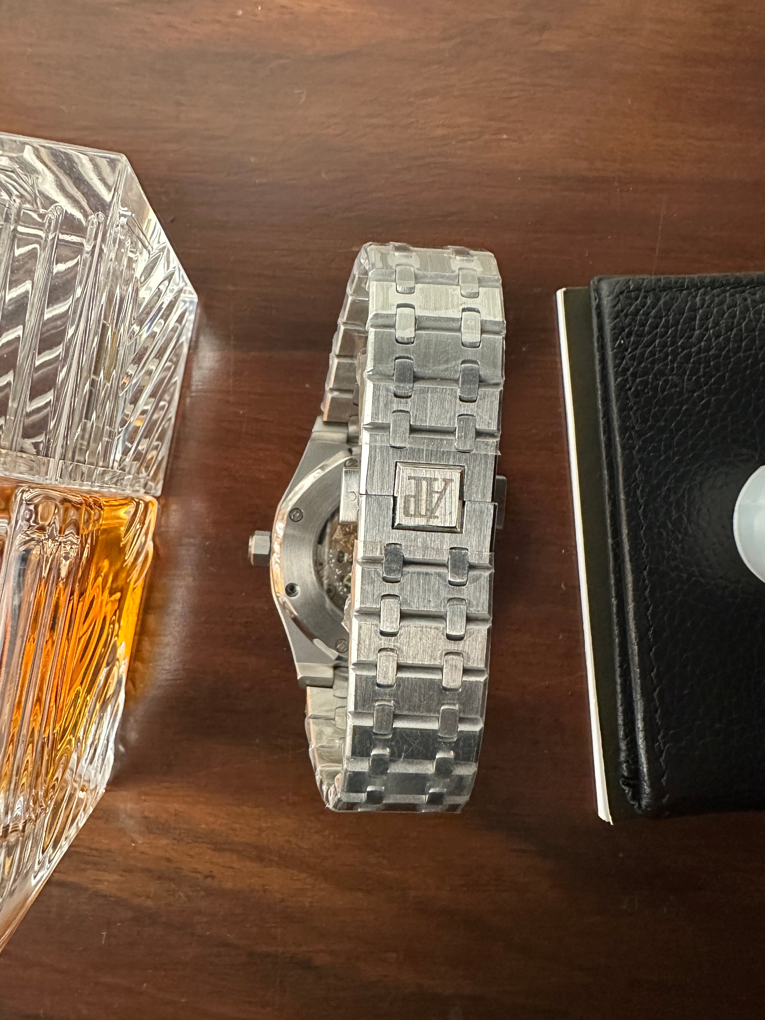 AP Skull (White x Silver)