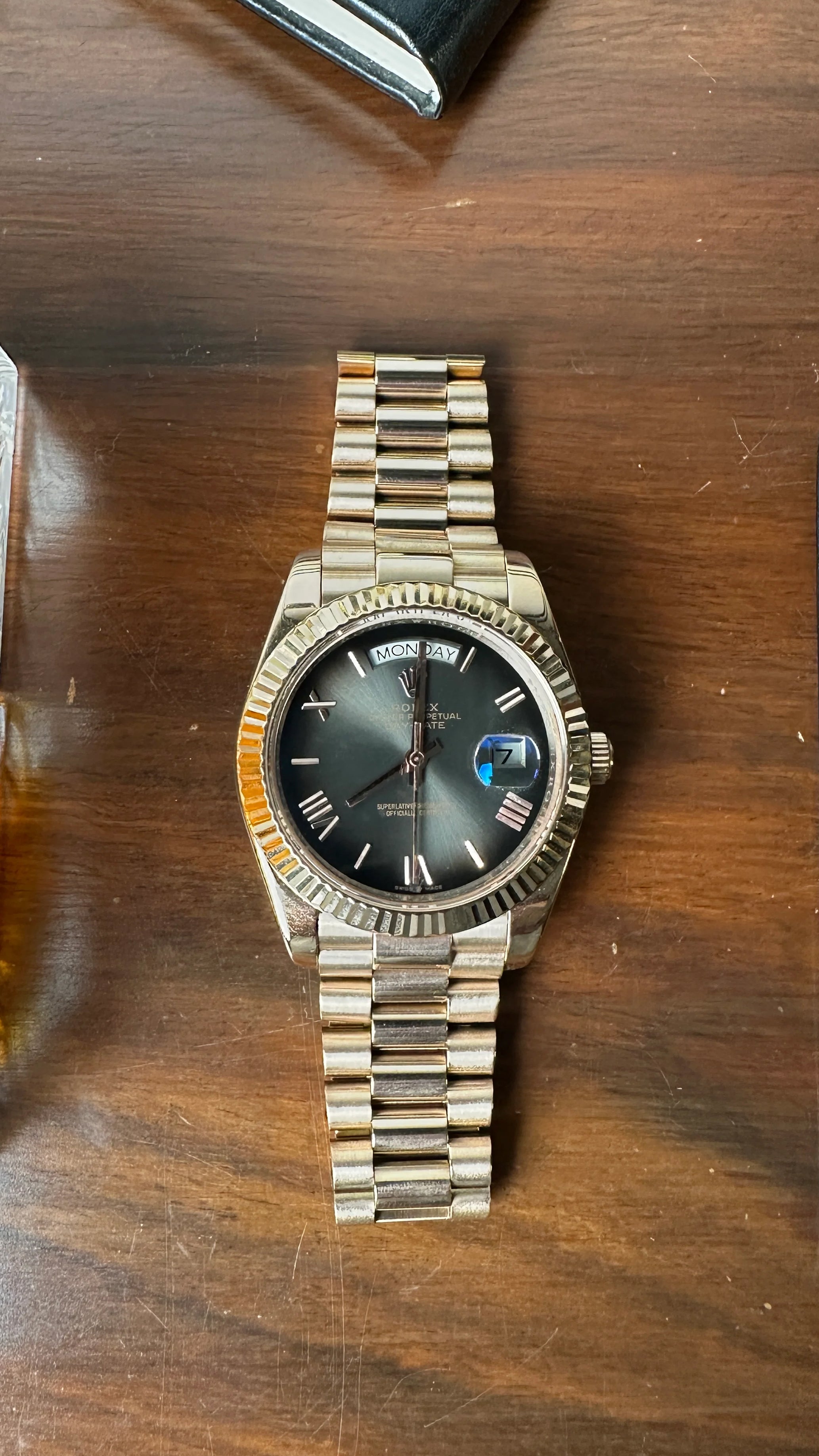 Day-date (Smoke-Grey) {YZ}