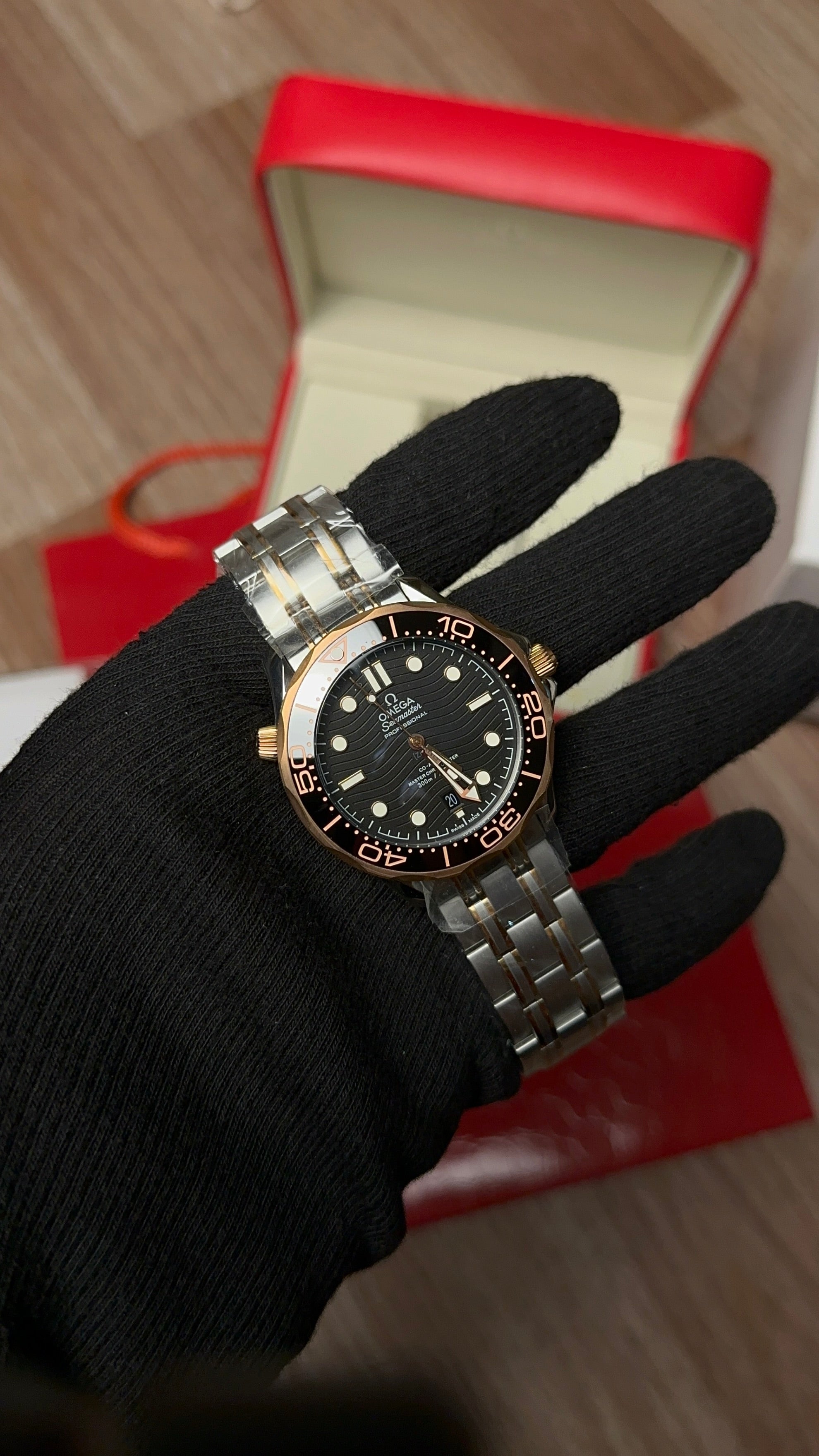 Seamaster Diver (Black X Rose-Gold)