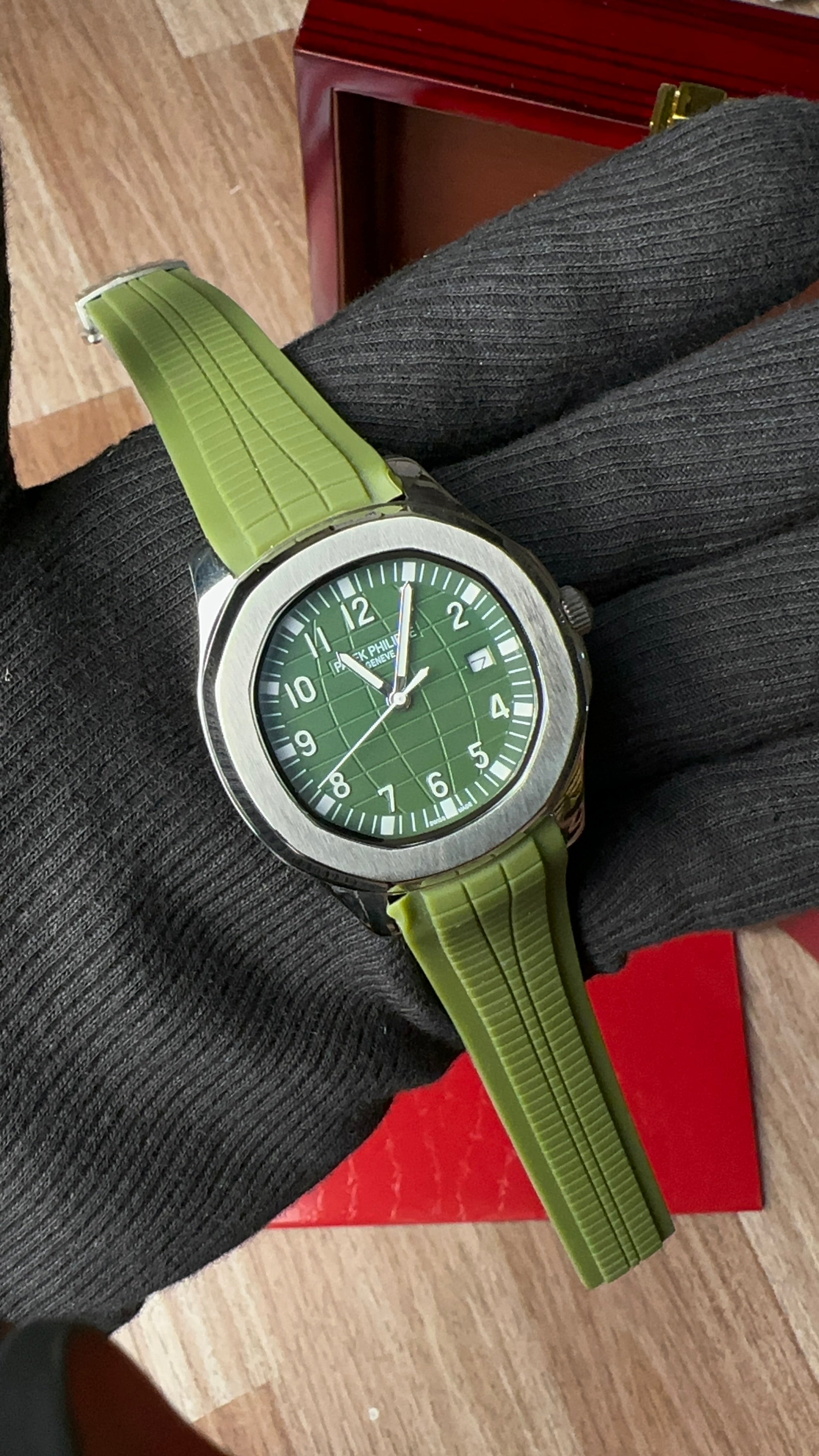 Aquanaut (Green X Silver)