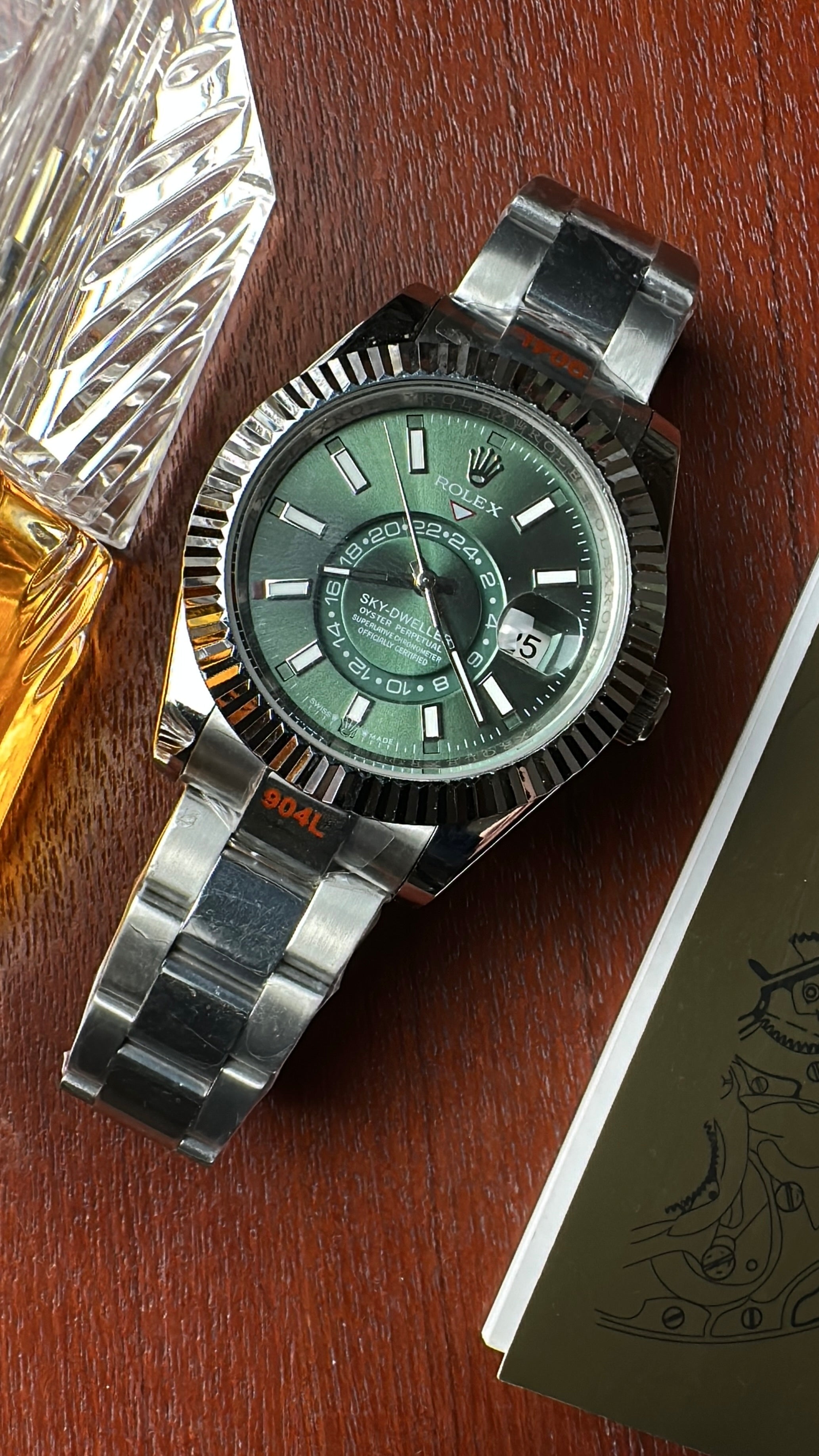 Sky Dweller (Green)