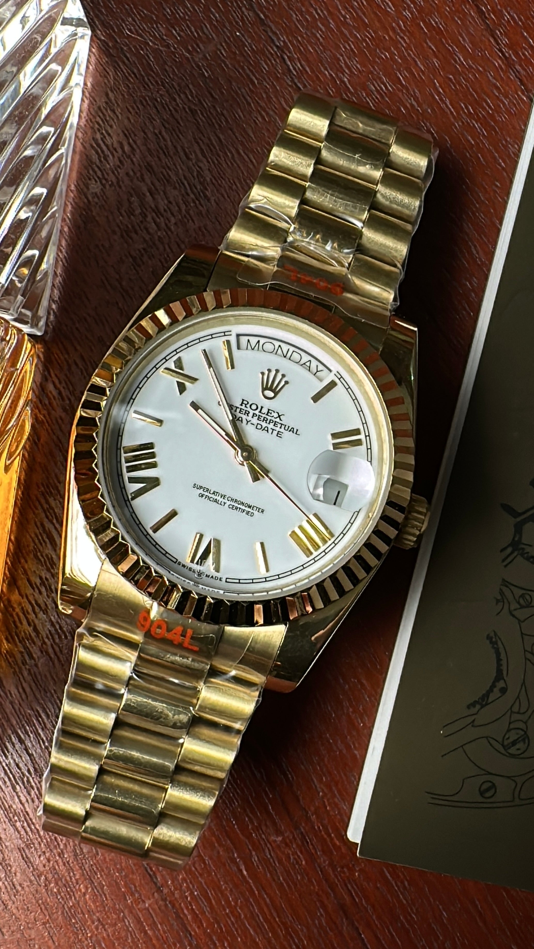 Day-date Gold (White X Roman)