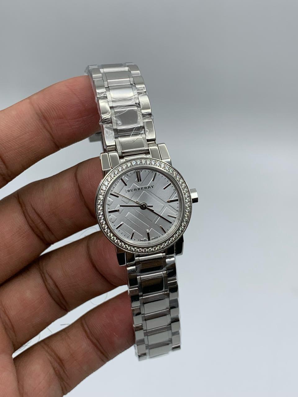 Burberry White Pearl